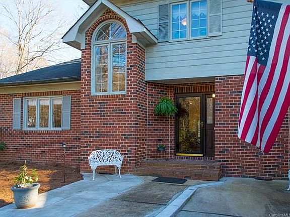 5th image of 1006 Harmony Dr