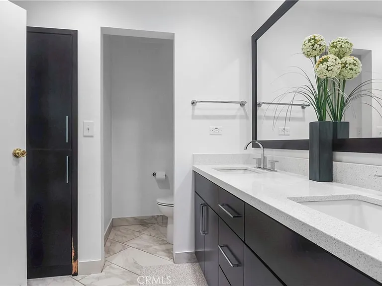 1310 E Ocean Blvd — Photo 13