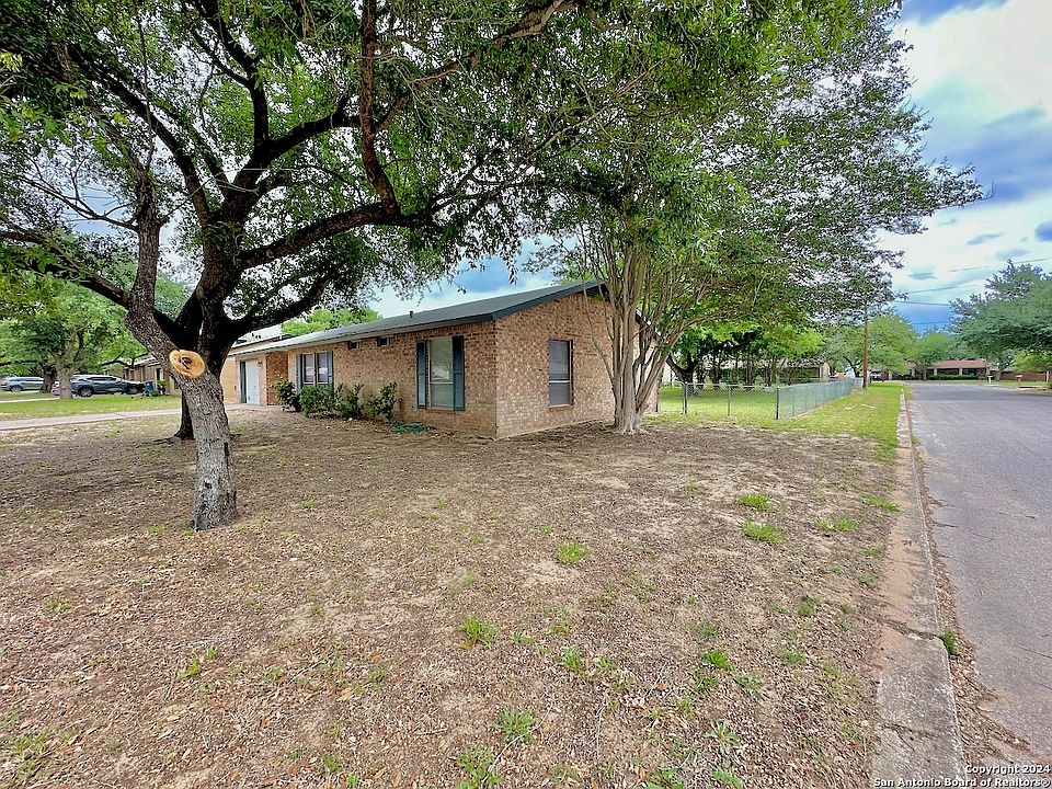 1st image of 608 High Meadow