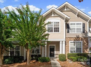 1136 Drummond Ln, Matthews, NC 28104