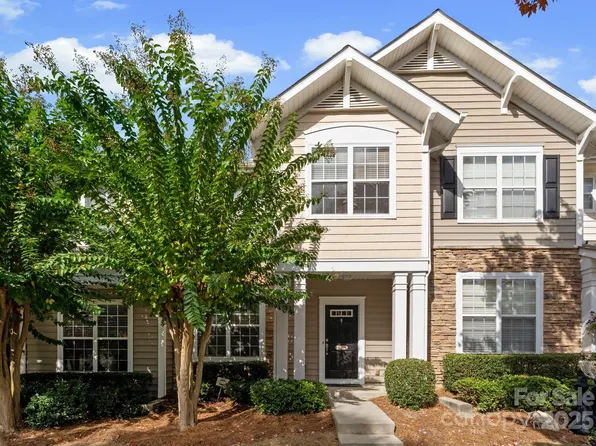 1136 Drummond Ln, Matthews, NC 28104