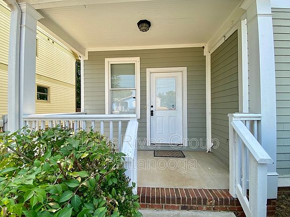 3rd image of 616 N Holly St