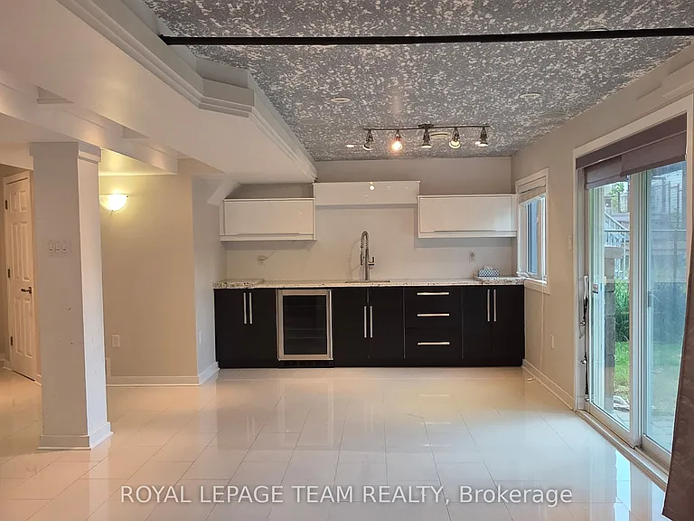 2714 Grand Vista Cir — Photo 29