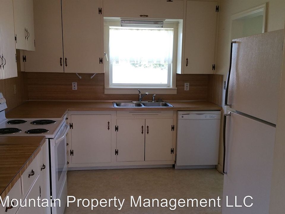 1241 NW 6th St Redmond OR Zillow