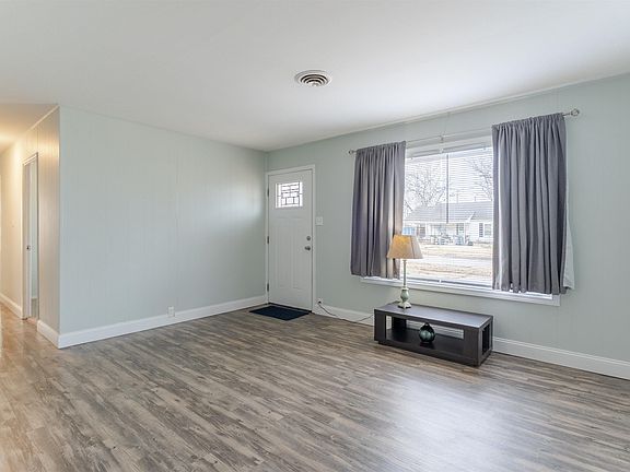 5th image of 4213 Meadowridge Rd
