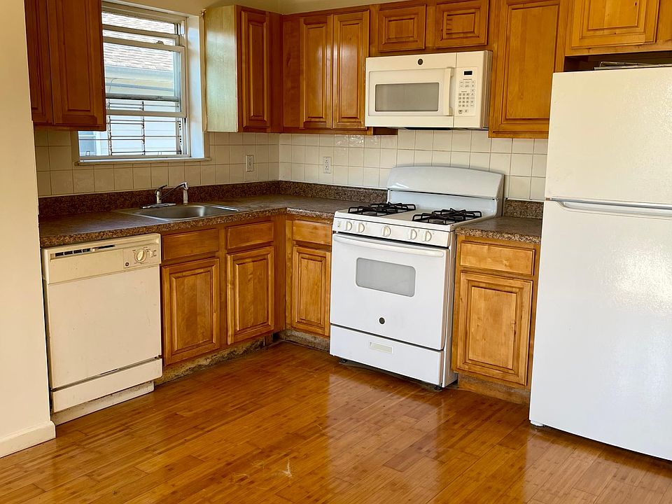 1st image of 2910 Ely Ave
