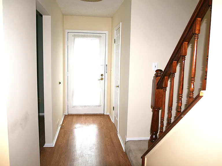 608 Brokaw Ct — Photo 4