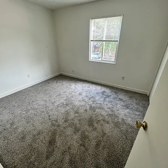 5212 Castlewood Rd #D — Photo 11