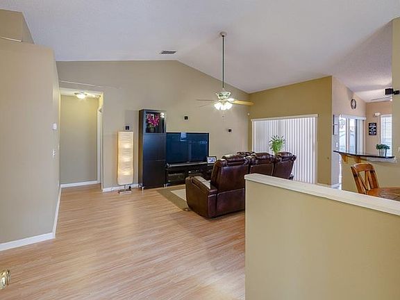 4th image of 7746 Water Oak Ct