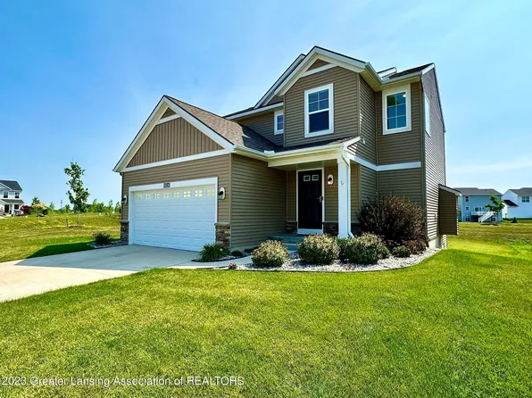 11736 Hickory Dr #137, Grand Ledge, MI 48837