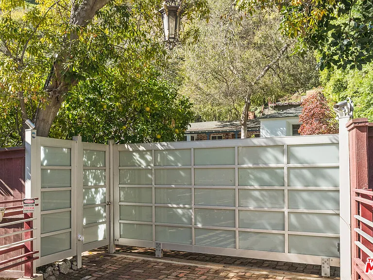 1853 Nichols Canyon Rd — Photo 2