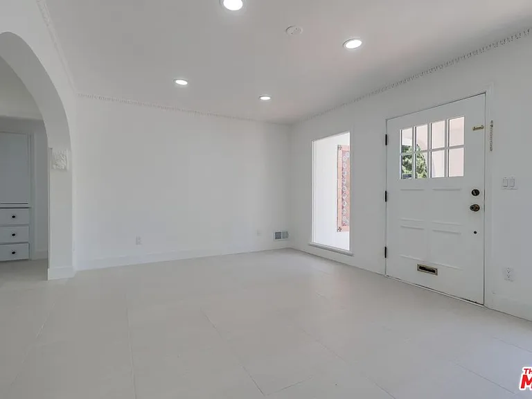 1318 S Longwood Ave — Photo 6