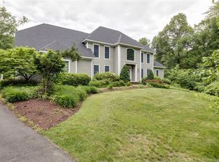 2 Vine Hill Rd, Farmington, CT 06032