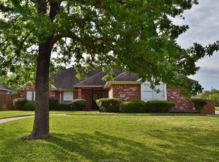 6200 Kingston Cir, Bryan, TX 77802