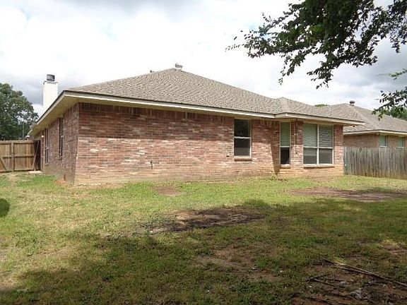 2nd image of 343 River Oaks Ln