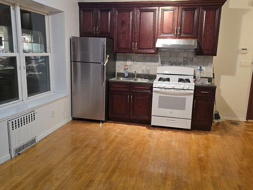 1st image of 1721 E 14th St APT A