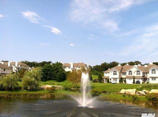 2701 Willow Pond Dr, Riverhead, NY 11901