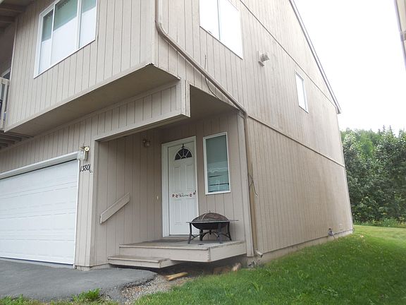 2nd image of 13801 Hunterwood Ln #112