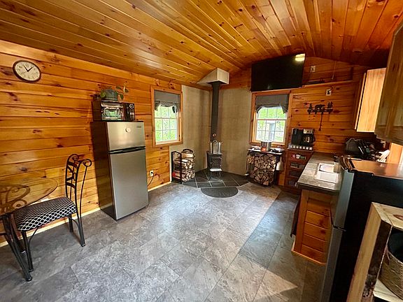 4th image of 29 Birch Ln