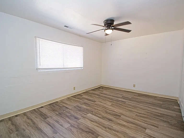 1036 Bell St #5 — Photo 9