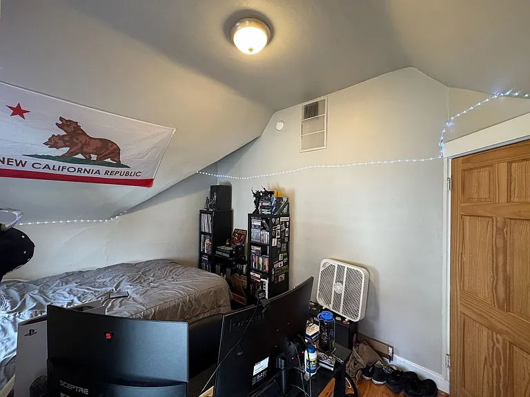 26 Conklin Apts — Photo 12