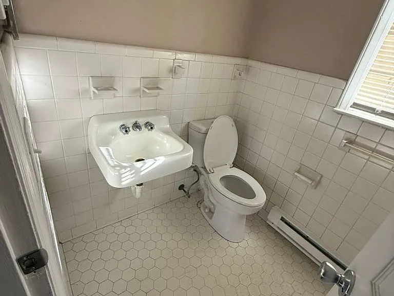 231 W Colonial Dr — Photo 15