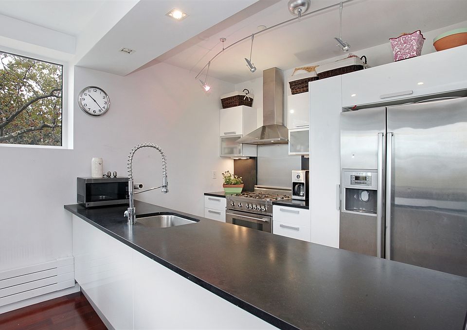 1st image of 639 6th Ave APT 4
