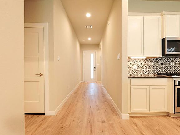 5th image of 22807 Castello Lakes Dr