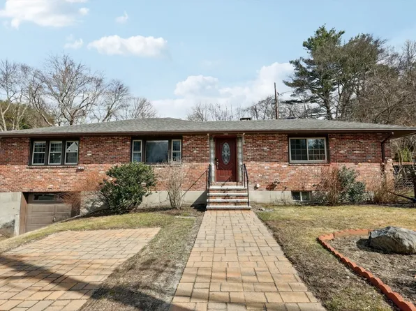 108 Park St, Hudson, MA 01749