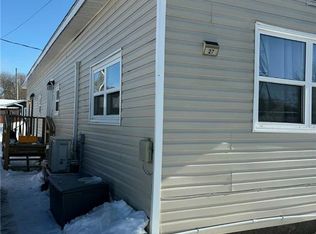 27 Daisy St, Saint John, NB E2M 5M8