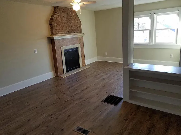 1218 W Market St #H — Photo 7