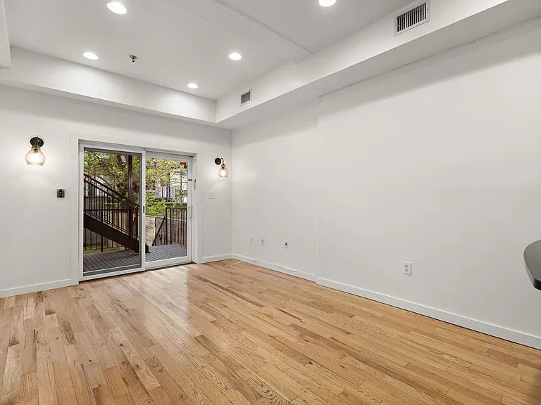 412 Monroe St #2 — Photo 11