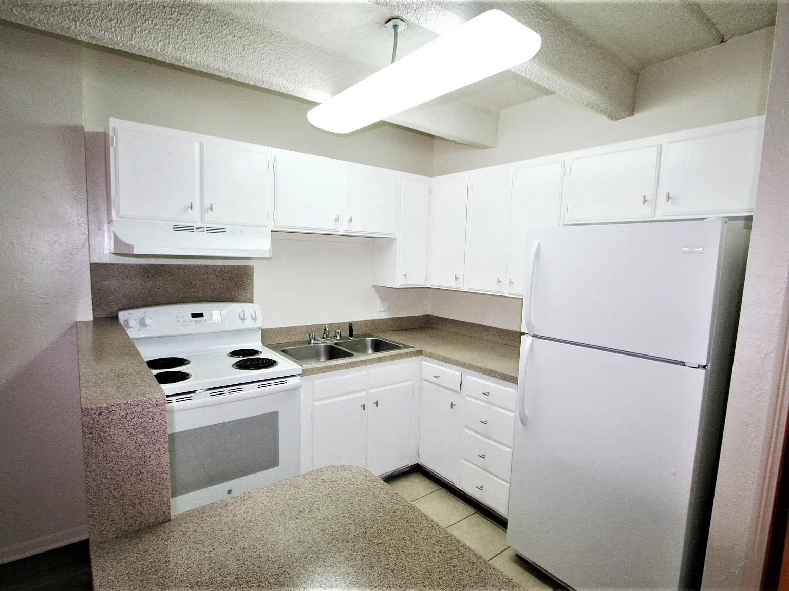 Studio, 400 sqft, $950 — Photo 3