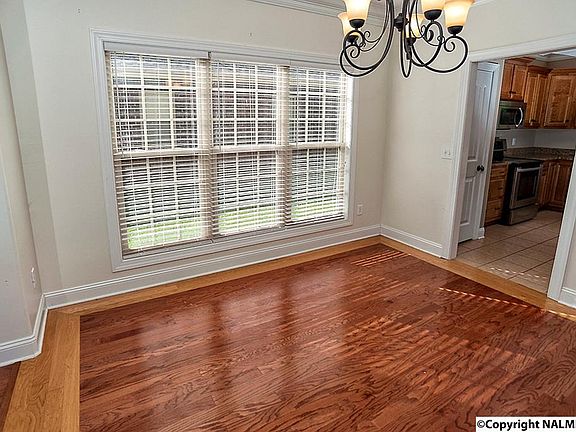 3rd image of 17 Nandina Ln SW