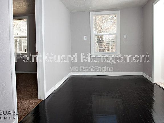 4th image of 852 S Belmont Ave