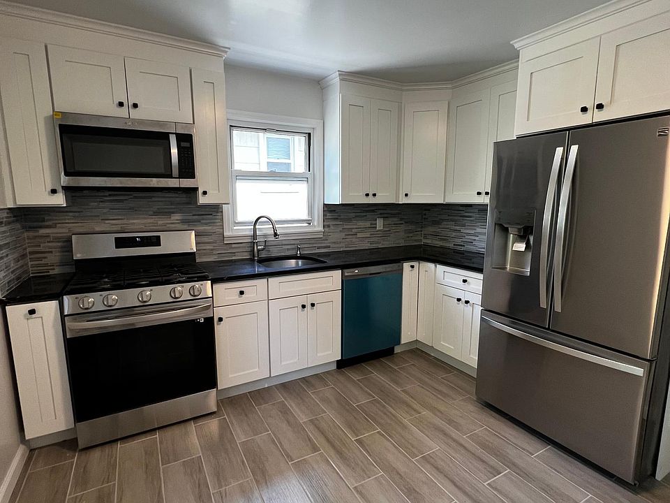 1st image of 19 Glover Ave #2