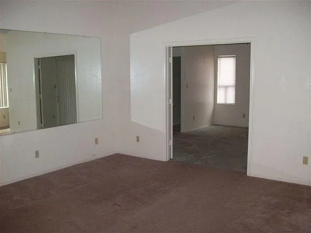 3122 E Topeka Dr — Photo 3