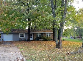 1102 Royal Dr, Bentonville, AR 72712