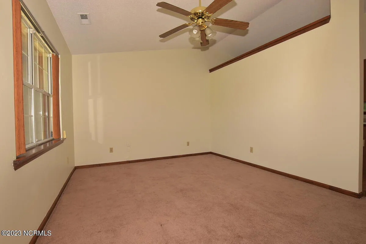 3 bed, 2.0 bath, $1,500 — Photo 4