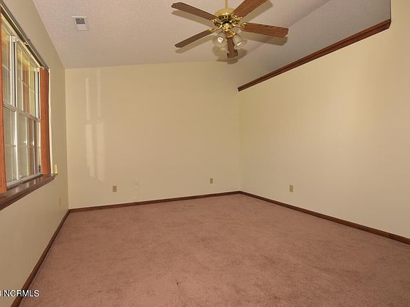 4th image of 415 Oregon Trl