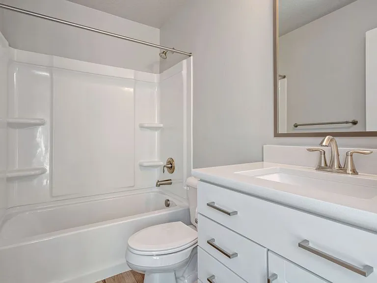 2101 W Northridge Dr — Photo 29