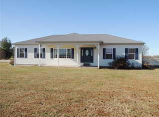 2300 W Old National Trl, Greenville, IL 62246