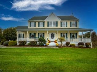 5 Lillian Ct, Wantage, NJ 07461