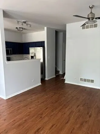 3 bed, 2.5 bath, 1440 sqft, $2,900 — Photo 4