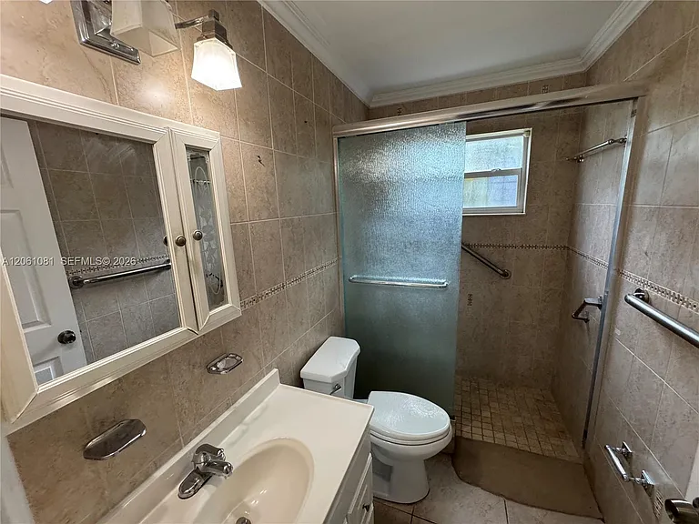2524 SW 6th St — Photo 29