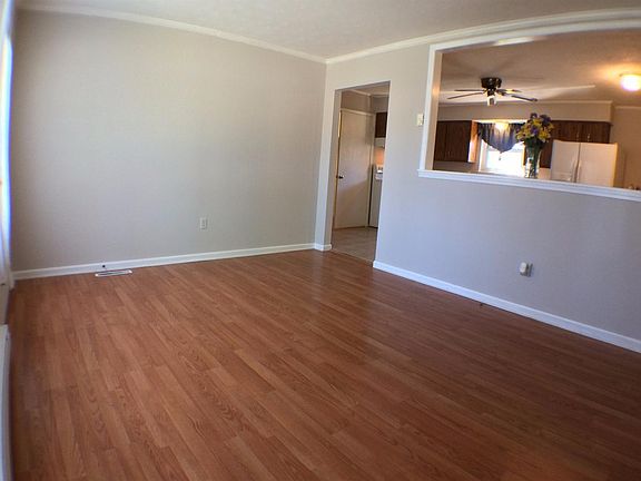 5th image of 301 E 19th St