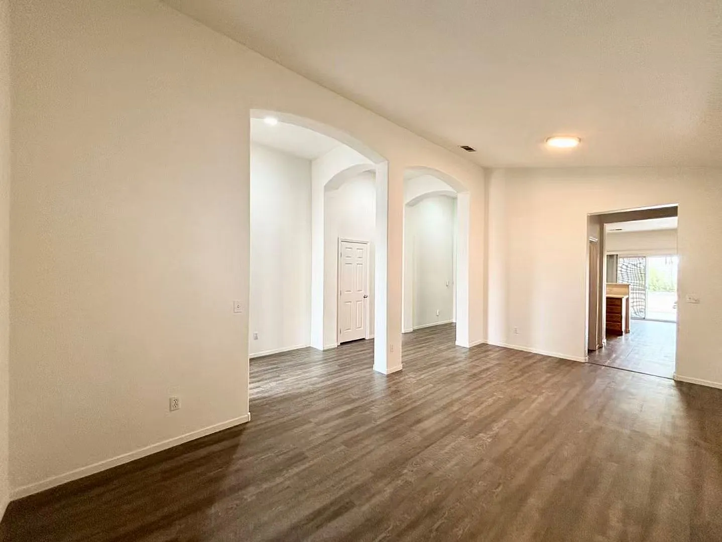 1626 West Hammer Lane — Photo 3