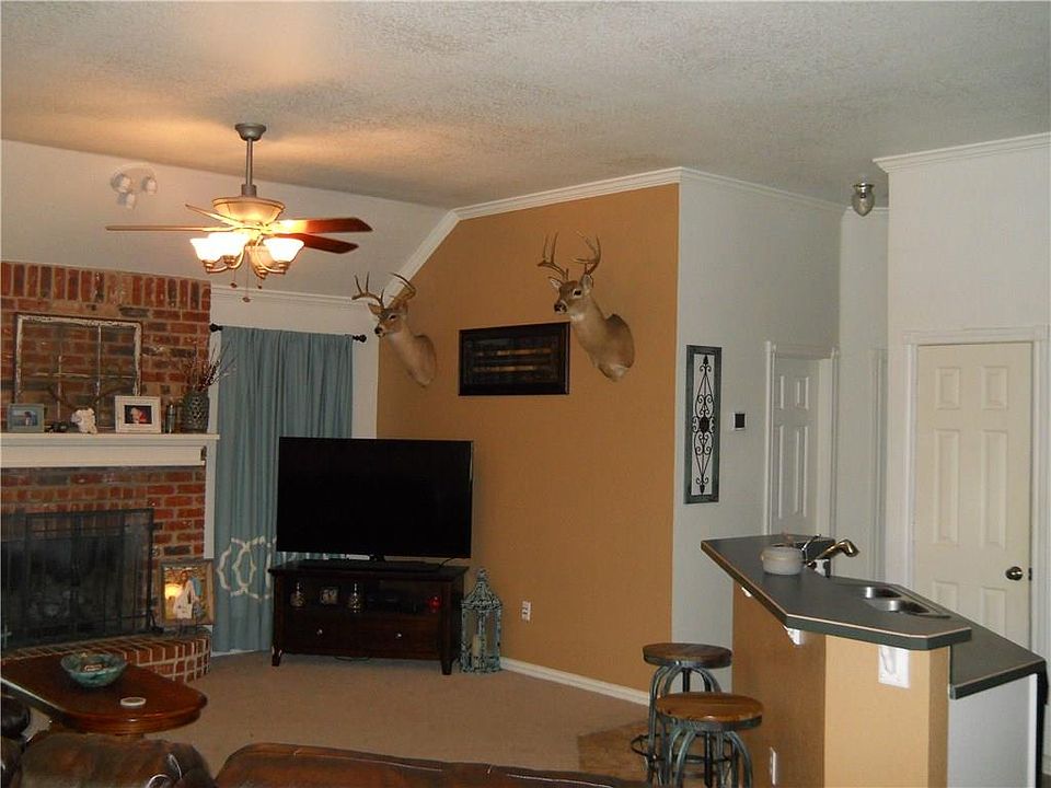 1st image of 760 Bryan Dr