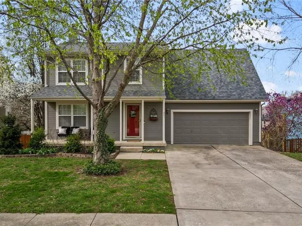 801 Hilltop Rd, Kearney, MO 64060