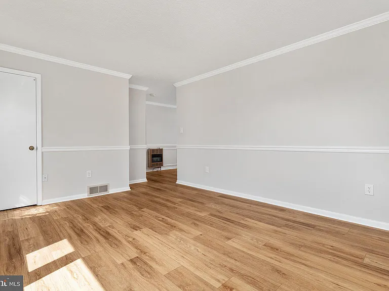 337 Lee St — Photo 4